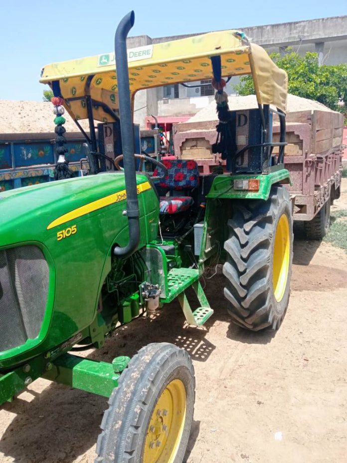 4 tractor-trolley seized while transporting illegal gravel, one driver arrested