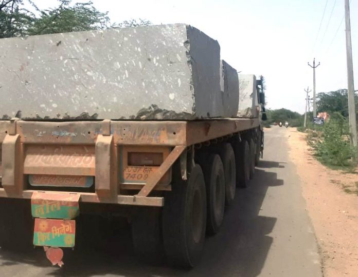 Trailers laden with stones are running as eunuchs in populated areas