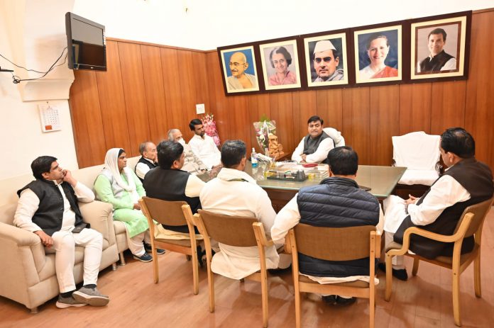 State Congress Committee President Dotasara took a meeting of district in-charge office bearers