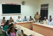 Meeting held in view of festivals, members gave suggestions, District Collector gave instructions to officers