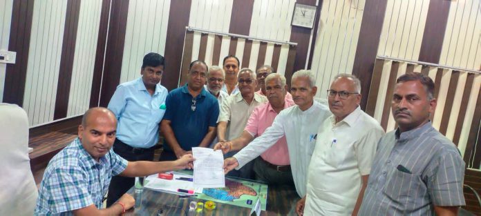 Deepotsav Organizing Committee handed over demand letter