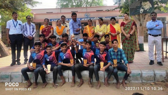 School staff honored the players of Avikanagar school, who were runners-up