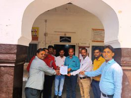 Malpura Revenue Ministerial Employees Union submitted a memorandum to the Chief Minister