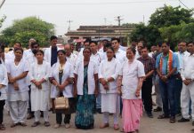 Doctors and medical workers took the oath of human service on the festival of independence